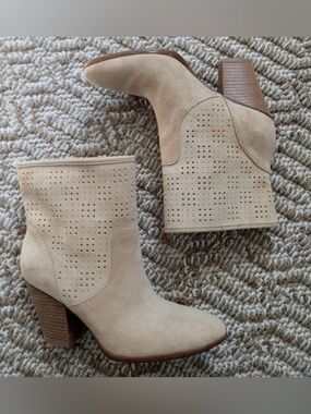 Enzo Angiolini Suede Beige Western Boots